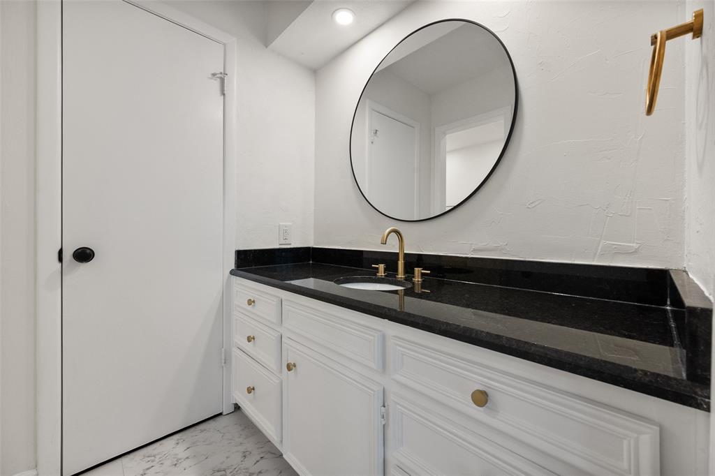 701 Rocky Canyon Road Arlington, TX 76012 - Photo 12 of 40