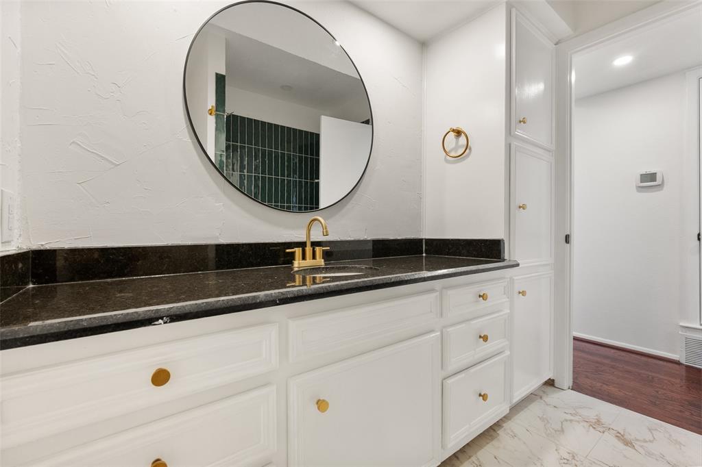 701 Rocky Canyon Road Arlington, TX 76012 - Photo 18 of 40