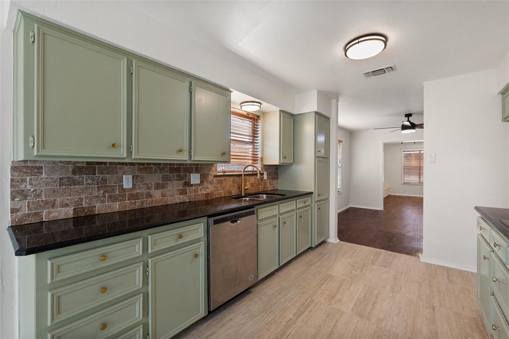 701 Rocky Canyon Road Arlington, TX 76012 - Photo 31 of 40