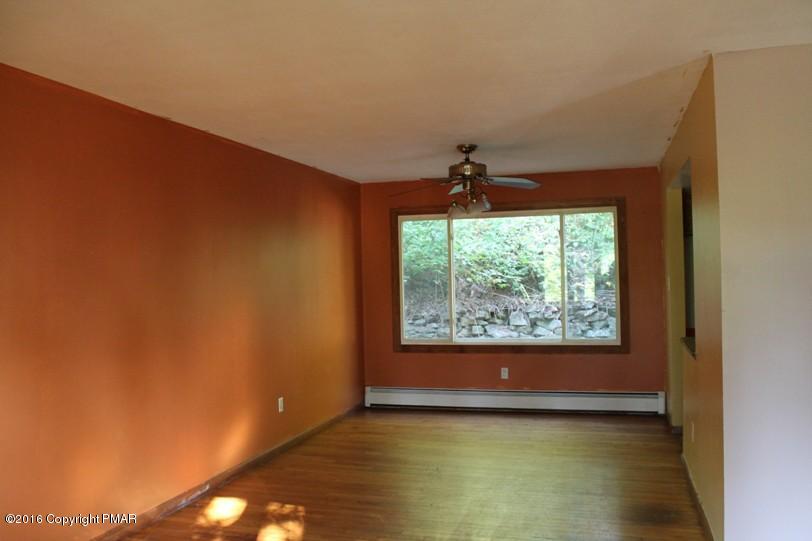 10 Hemlock Road Mount Pocono, PA 18344 - Photo 4 of 13 IMG_9872