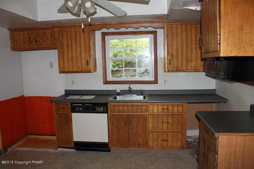 10 Hemlock Road Mount Pocono, PA 18344 - Photo 5 of 13 IMG_9875