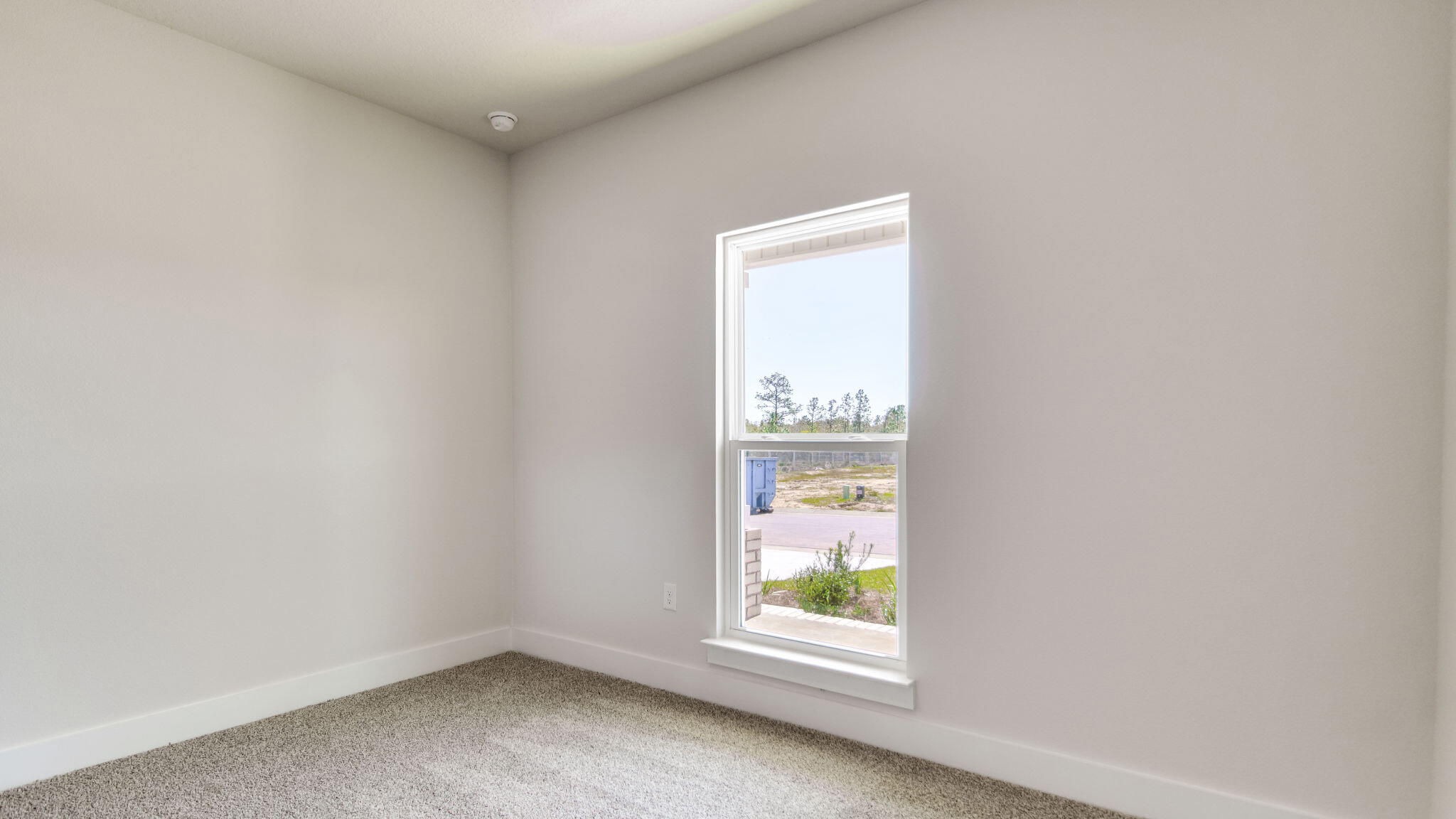 8044 Fir Tree Drive Milton, FL 32583 - Photo 29 of 32 an empty room with window