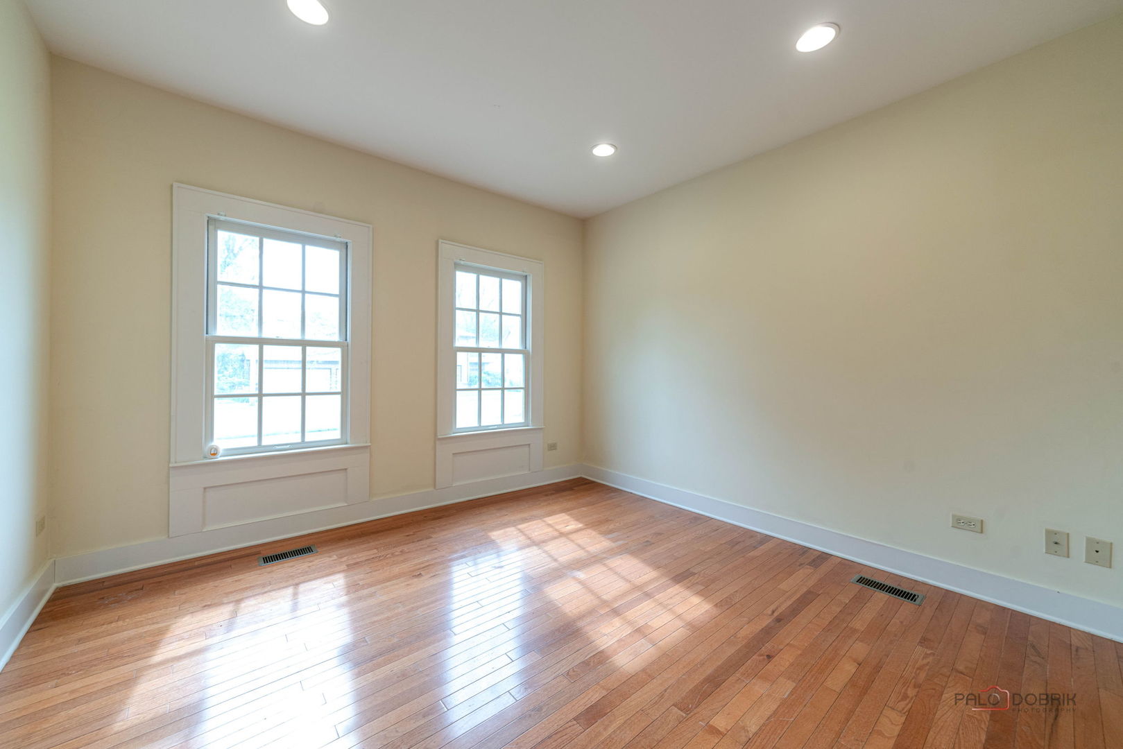 430 North Sheridan Road Waukegan, IL 60085 - Photo 9 of 44
