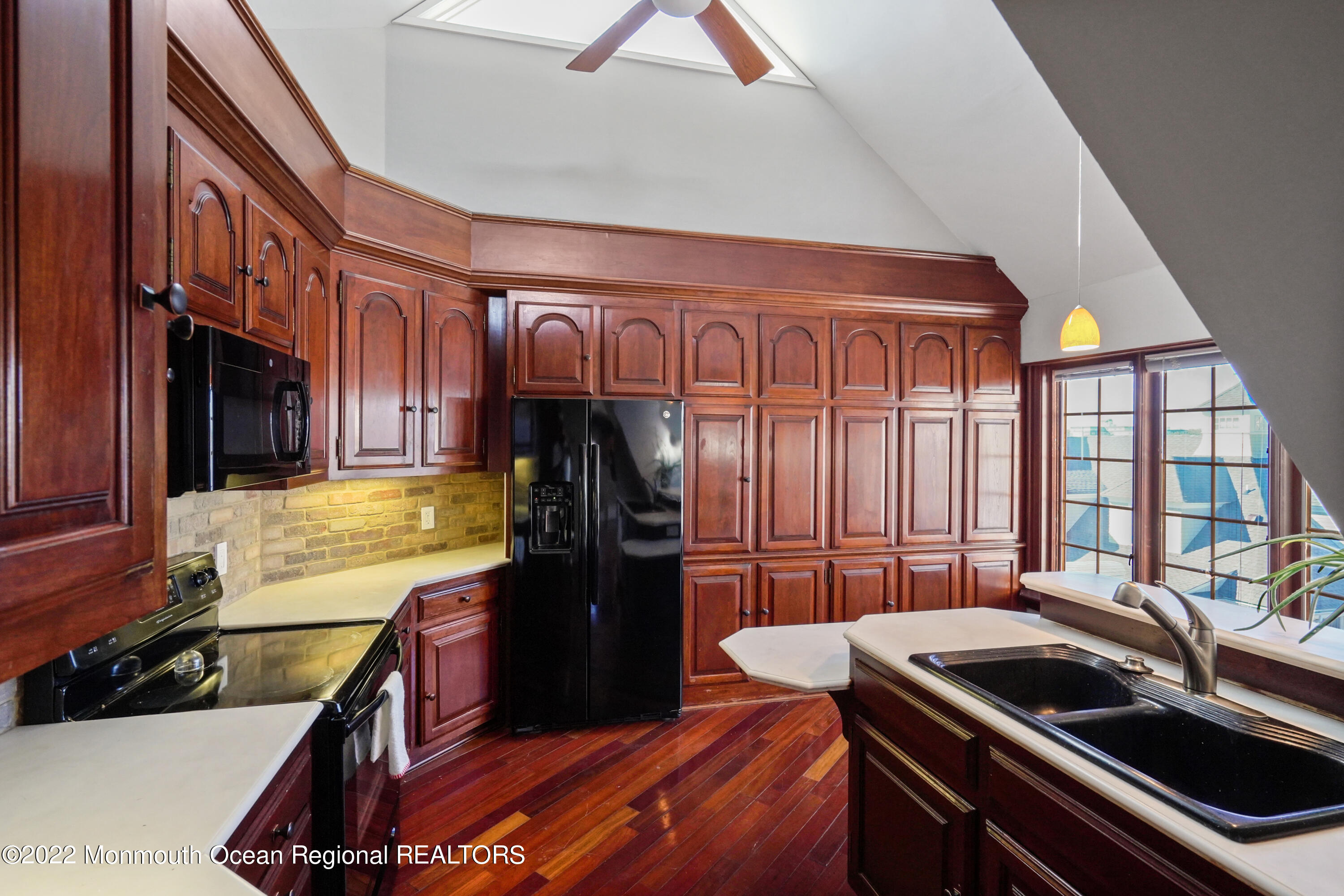 74 Front, Unit A Red Bank, NJ 07701 - Photo 16 of 56 DSC06933