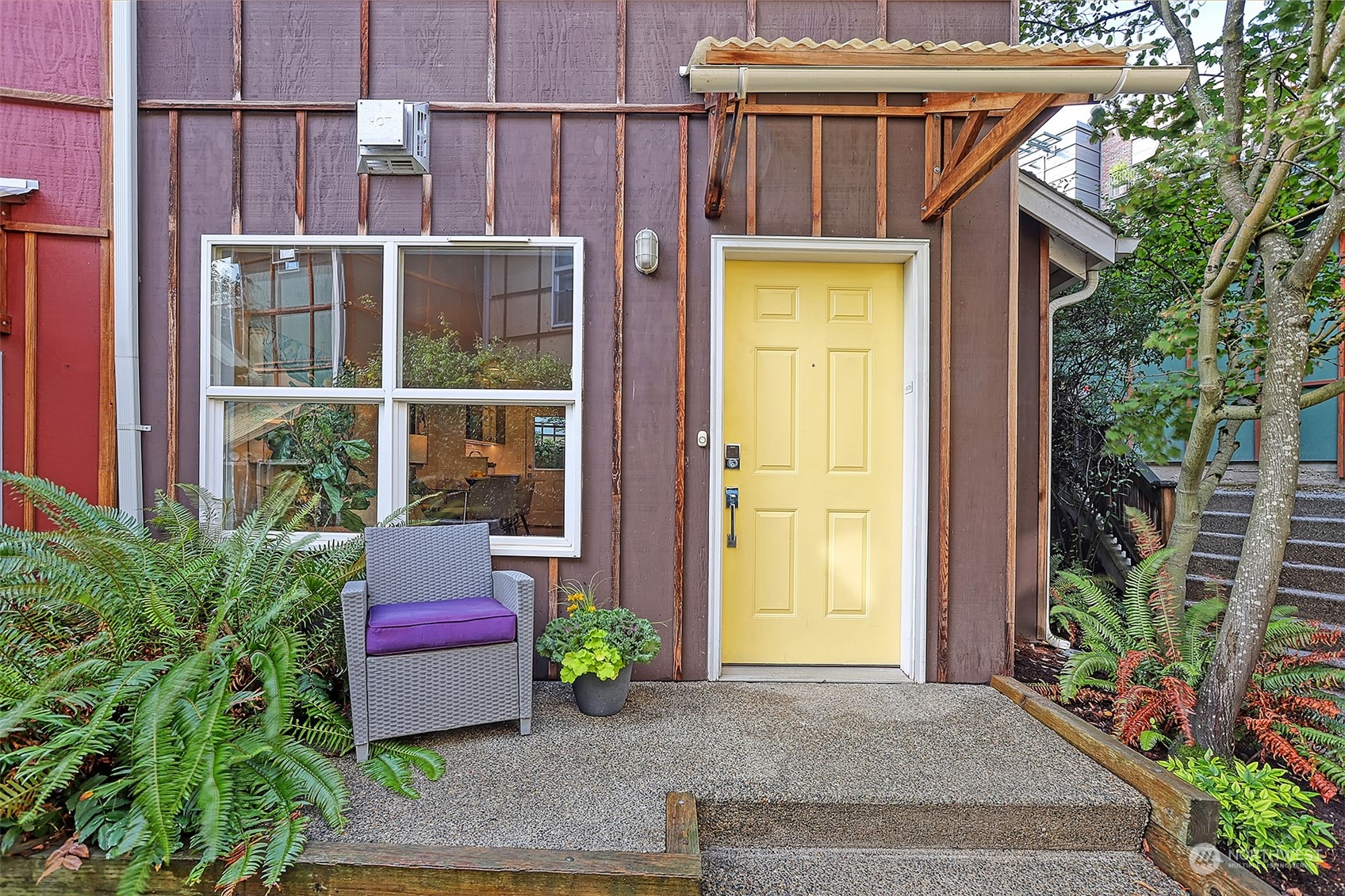 1817 20th Avenue, Unit B Seattle, WA 98122 - Photo 21 of 28 a house view with a outdoor space