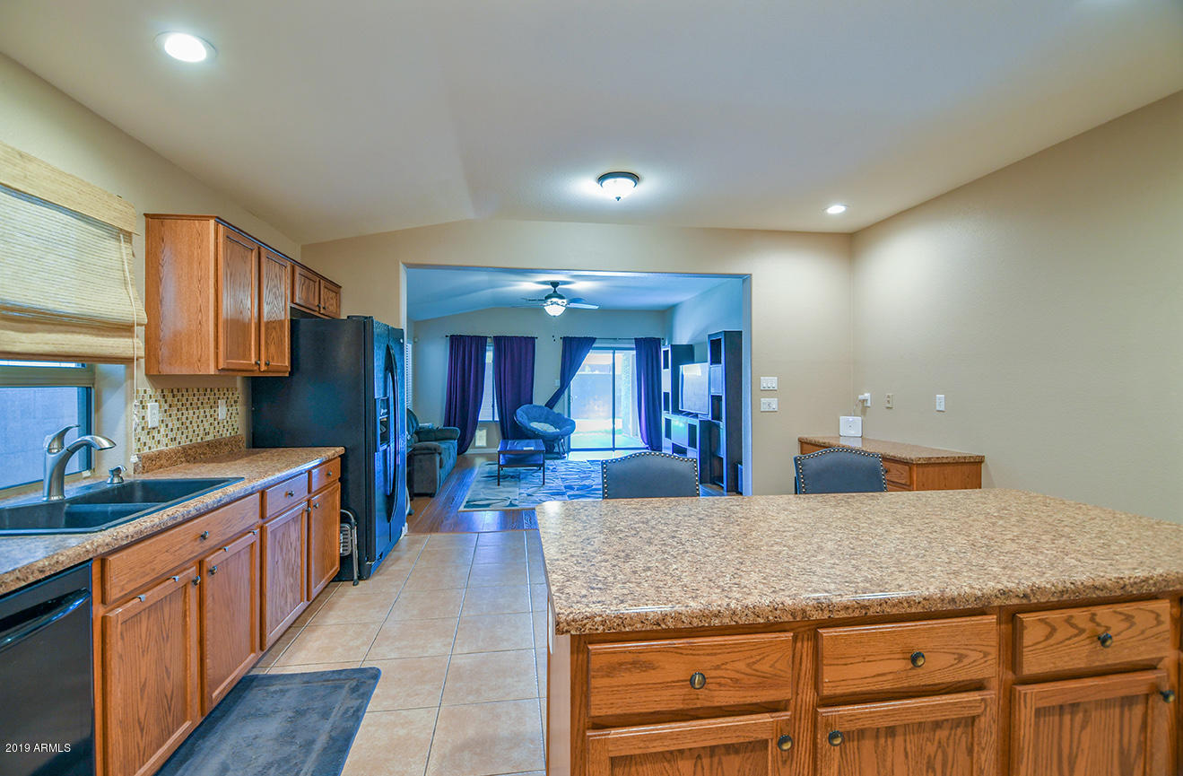 42827 West Venture Road Maricopa, AZ 85138 - Photo 12 of 34 Kitchen view (2)