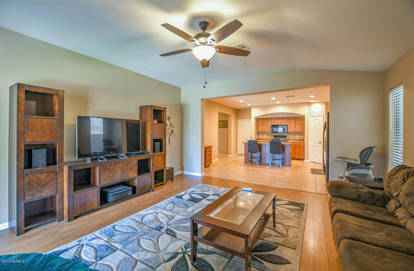 42827 West Venture Road Maricopa, AZ 85138 - Photo 14 of 34 Living area view