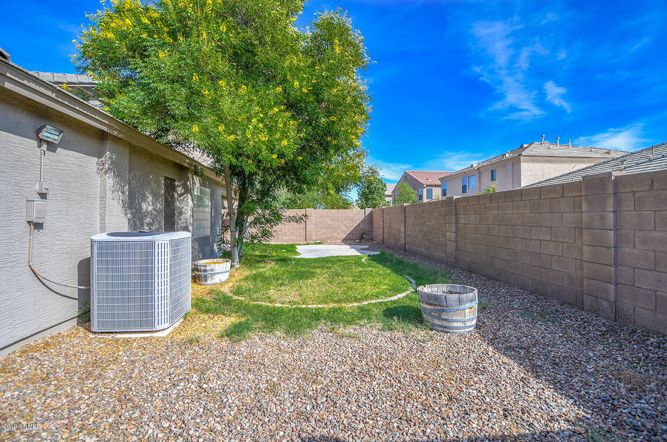 42827 West Venture Road Maricopa, AZ 85138 - Photo 30 of 34 Back yard view