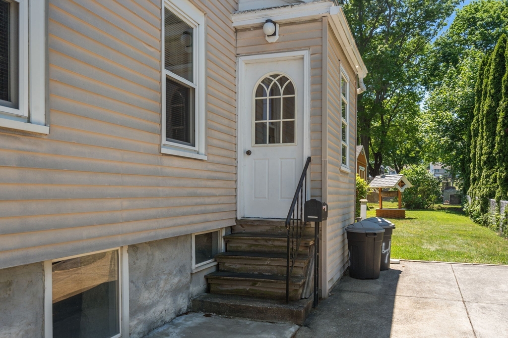 143 Spencer Street Fall River, MA 02721 - Photo 4 of 34