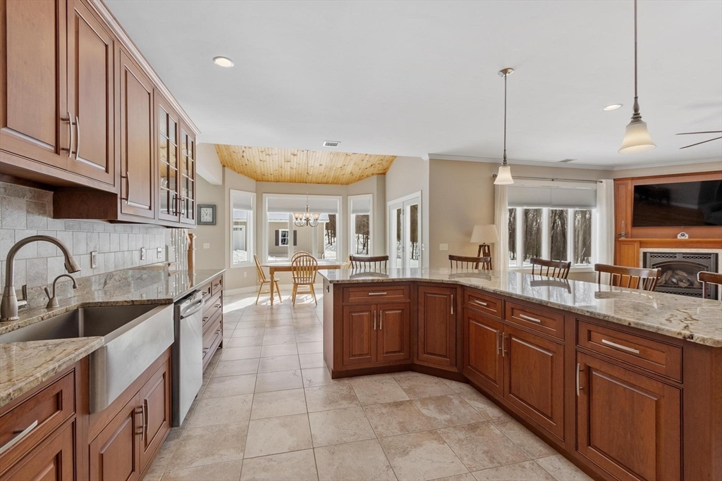 146 Elmwood Road Lunenburg, MA 01462 - Photo 25 of 42