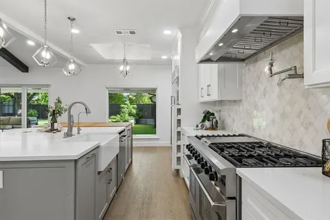 $1,400,000 | 7424 Stonecrest Drive, Dallas, TX 75254