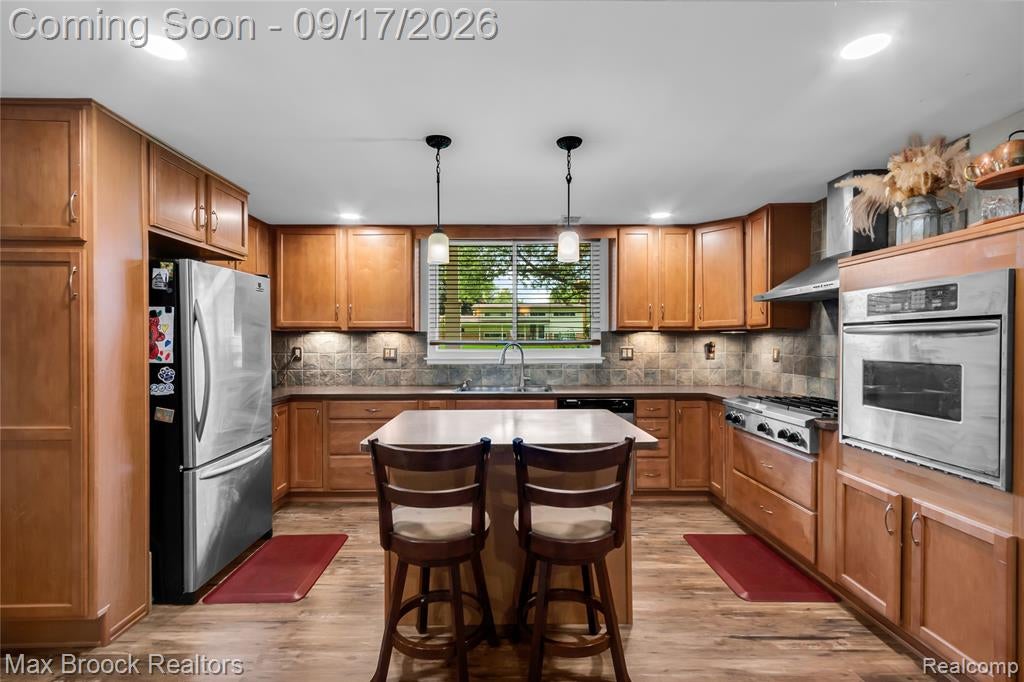 1752 Middle Trail Road Walled Lake, MI 48390 - Photo 6 of 33 Gallery Image 6