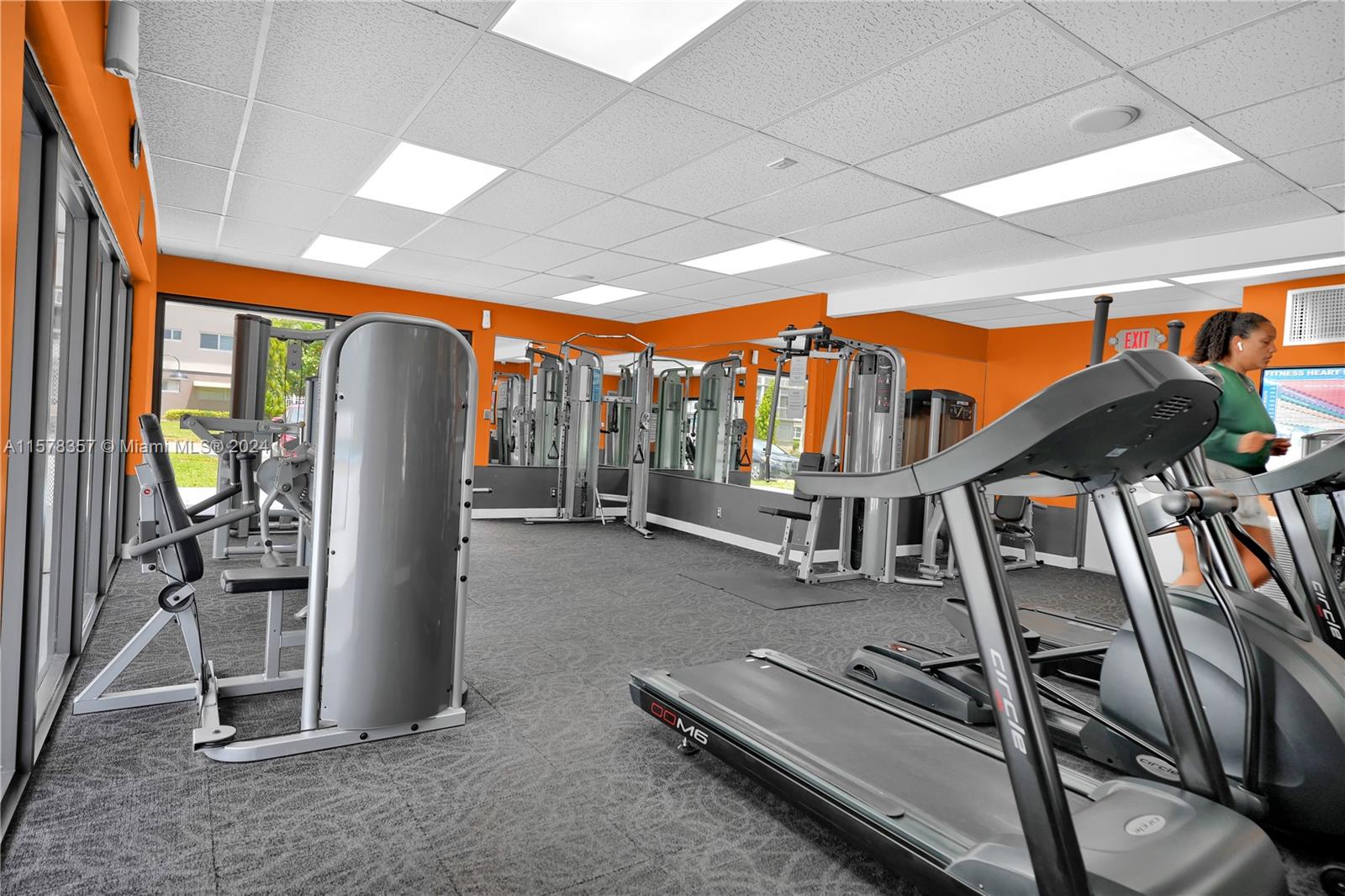 950 Hillcrest Drive, Unit 114 Hollywood, FL 33021 - Photo 20 of 24 a view of gym