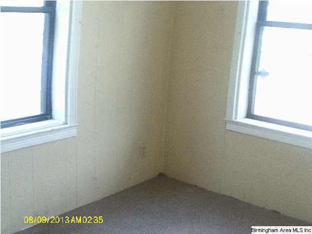 608 26th Street Southwest Birmingham, AL 35211 - Photo 8 of 9