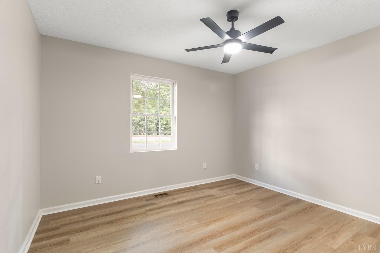 116 Claytor Road Brookneal, VA 24528 - Photo 16 of 29 Gallery Image 16