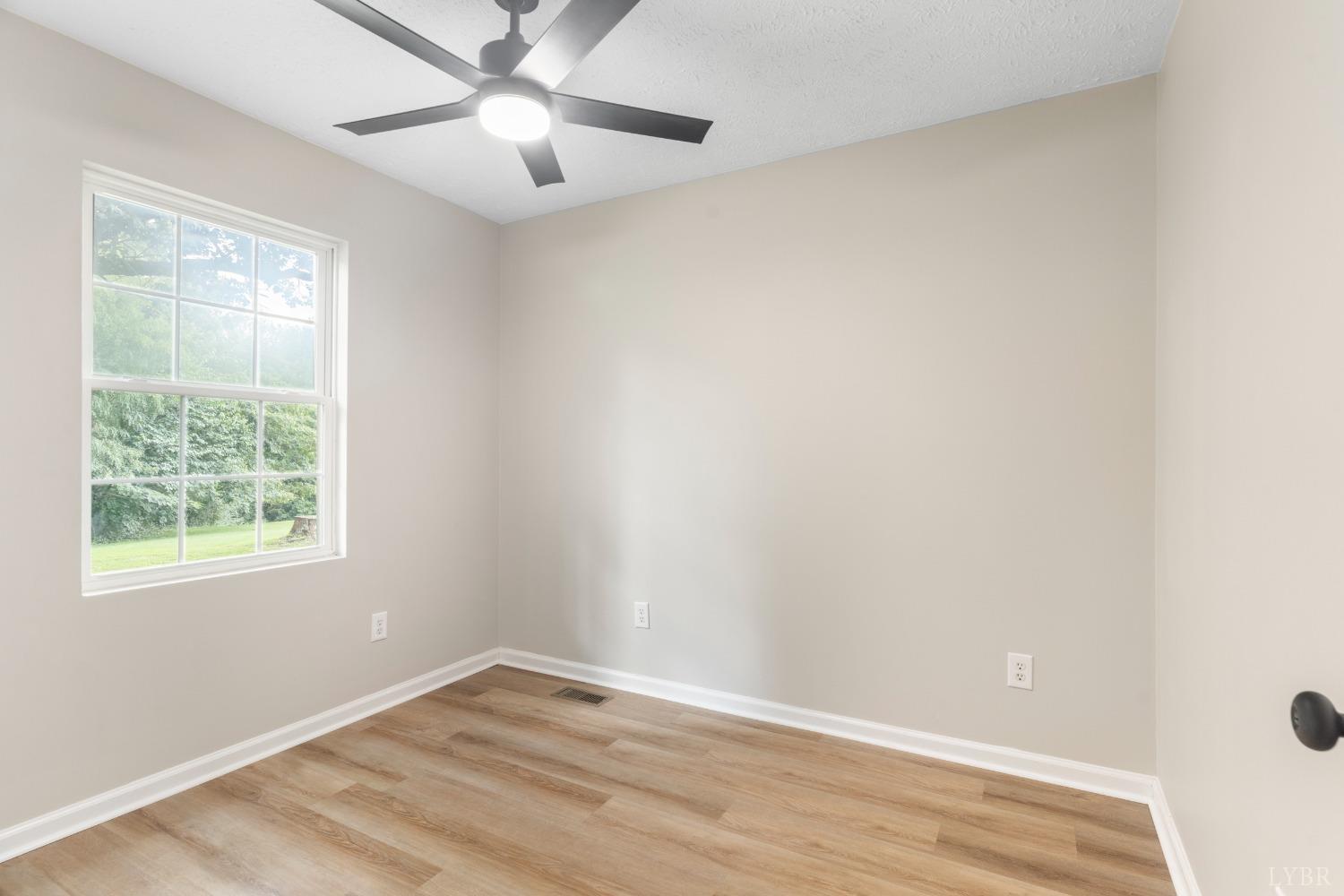 116 Claytor Road Brookneal, VA 24528 - Photo 18 of 29 Gallery Image 18