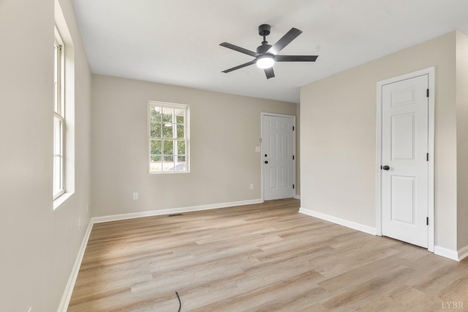 116 Claytor Road Brookneal, VA 24528 - Photo 4 of 29 Gallery Image 4