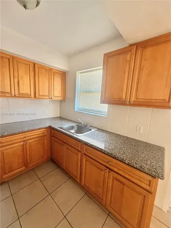 $2,400 | 1903 Thomas Street, Unit 8, Hollywood, FL 33020