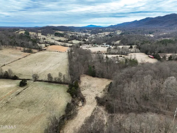 $2,250,000 | 136 Triple H Lane, Jonesborough, TN 37659