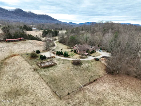 $2,250,000 | 136 Triple H Lane, Jonesborough, TN 37659
