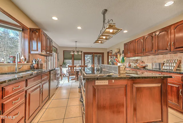 $2,700,000 | 136 Triple H Lane, Jonesborough, TN 37659