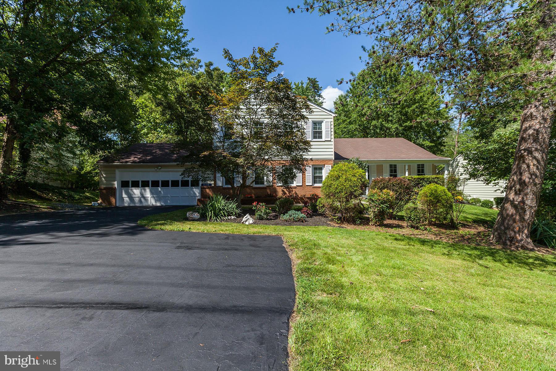 9113 Bells Mill Road Potomac, MD 20854 - Photo 2 of 29 Exterior (Front)