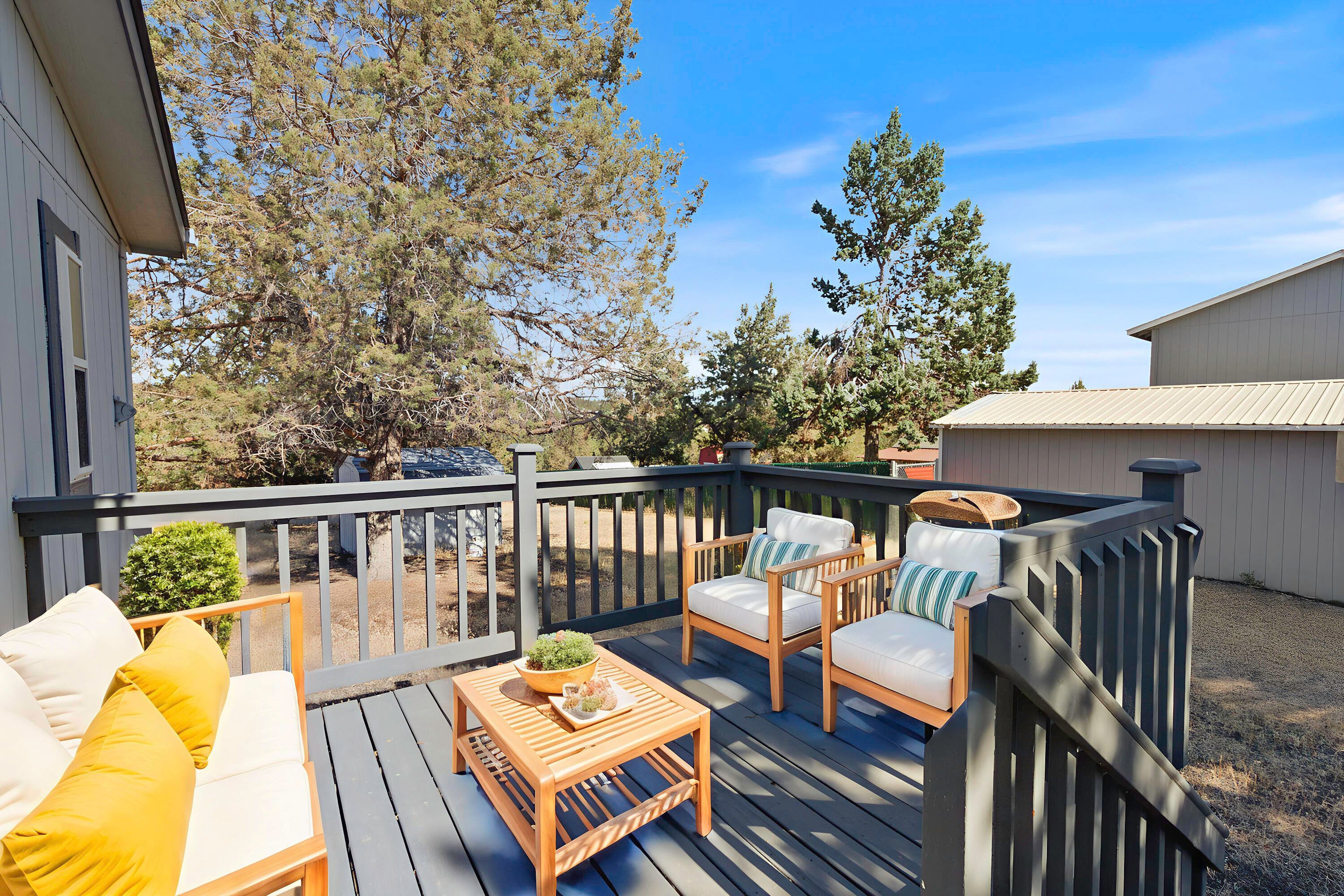 14045 Southwest Ridge Place Terrebonne, OR 97760 - Photo 18 of 27 14045 SW Ridge Pl -27