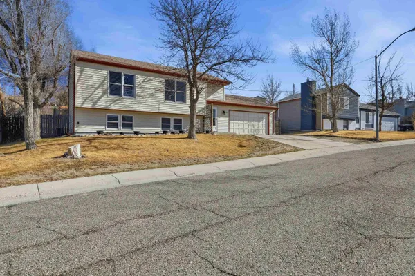 $350,000 | 2111 Lennox Avenue, Casper, WY 82601