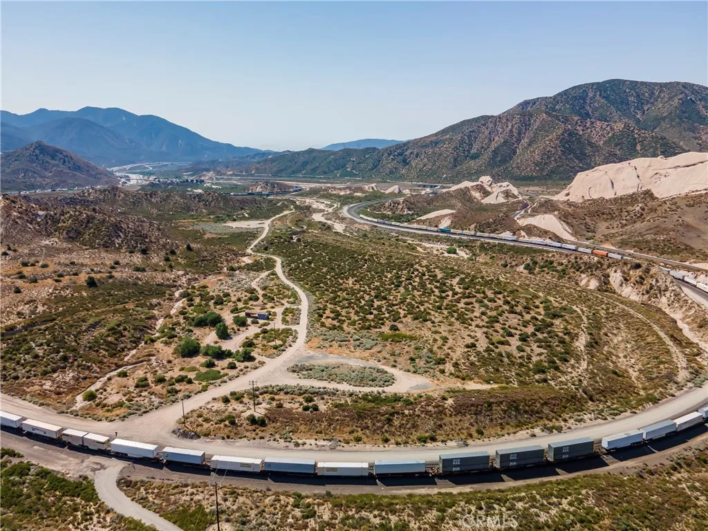 4292 Davis Ranch Phelan, CA 92371 - Photo 13 of 28