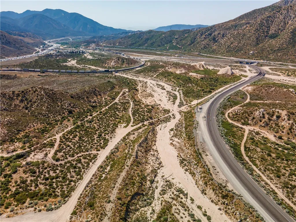 4292 Davis Ranch Phelan, CA 92371 - Photo 9 of 28