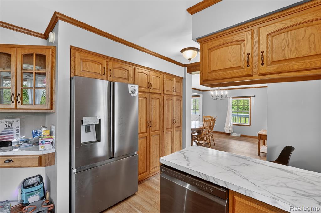 6235 Flushing Road Flushing, MI 48433 - Photo 14 of 58