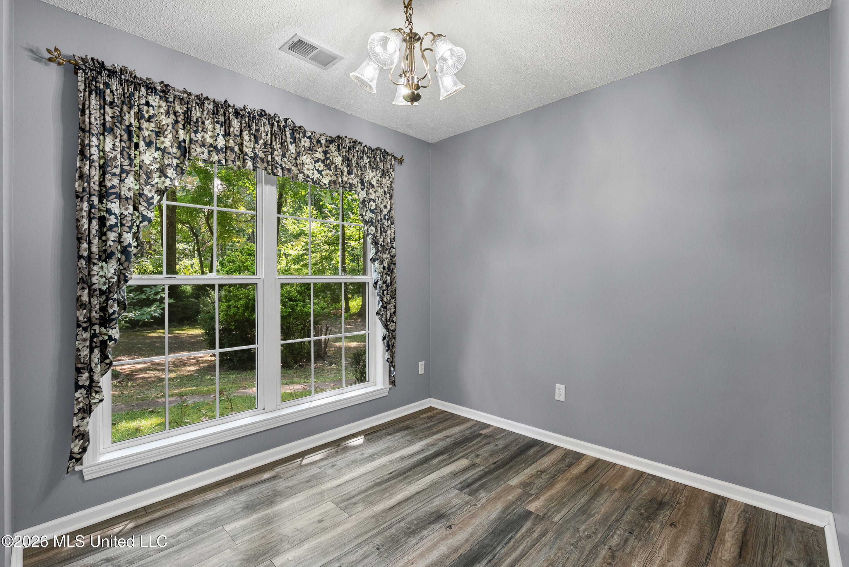 2500 Mays Road Coldwater, MS 38618 - Photo 12 of 32 Dining Room