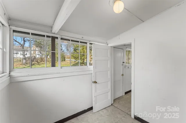 $275,000 | 503 Old Hendersonville Highway, Brevard, NC 28712