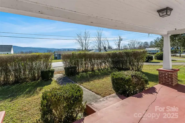 $275,000 | 503 Old Hendersonville Highway, Brevard, NC 28712