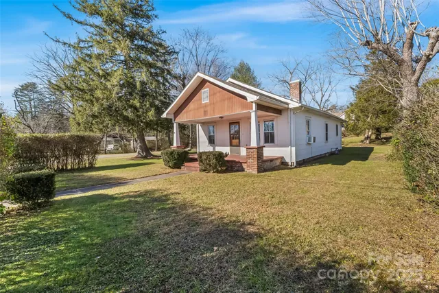 $275,000 | 503 Old Hendersonville Highway, Brevard, NC 28712