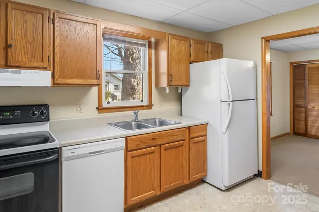 $275,000 | 503 Old Hendersonville Highway, Brevard, NC 28712