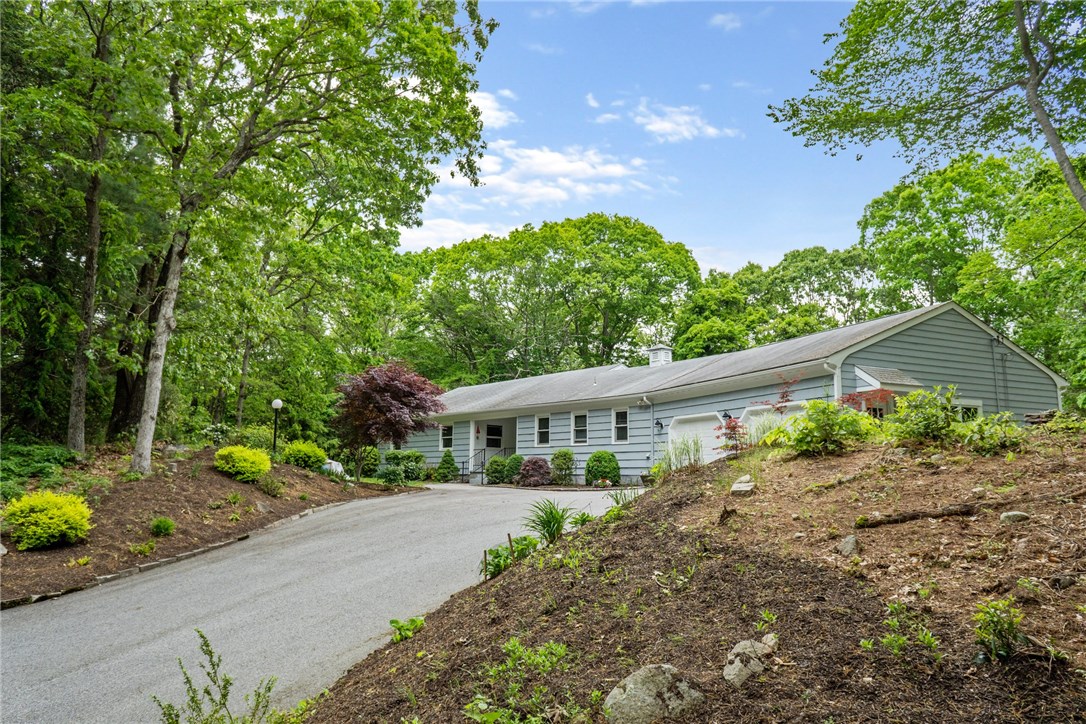 1597 Middle Road East Greenwich, RI 02818 - Photo 3 of 29 Gallery Image 3