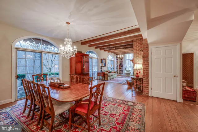 a view of entryway and hall