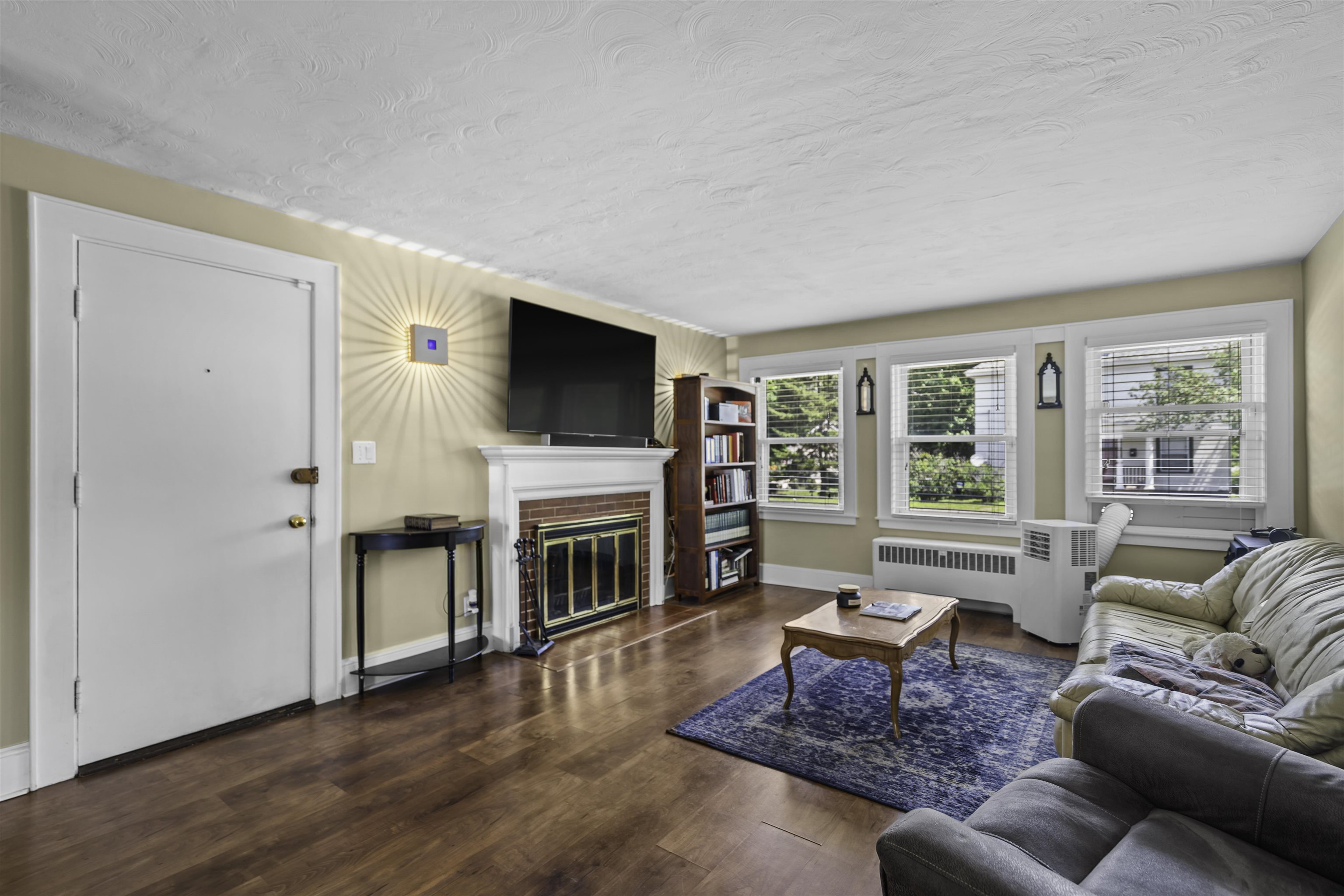 222 Calef Road Manchester, NH 03103 - Photo 7 of 23