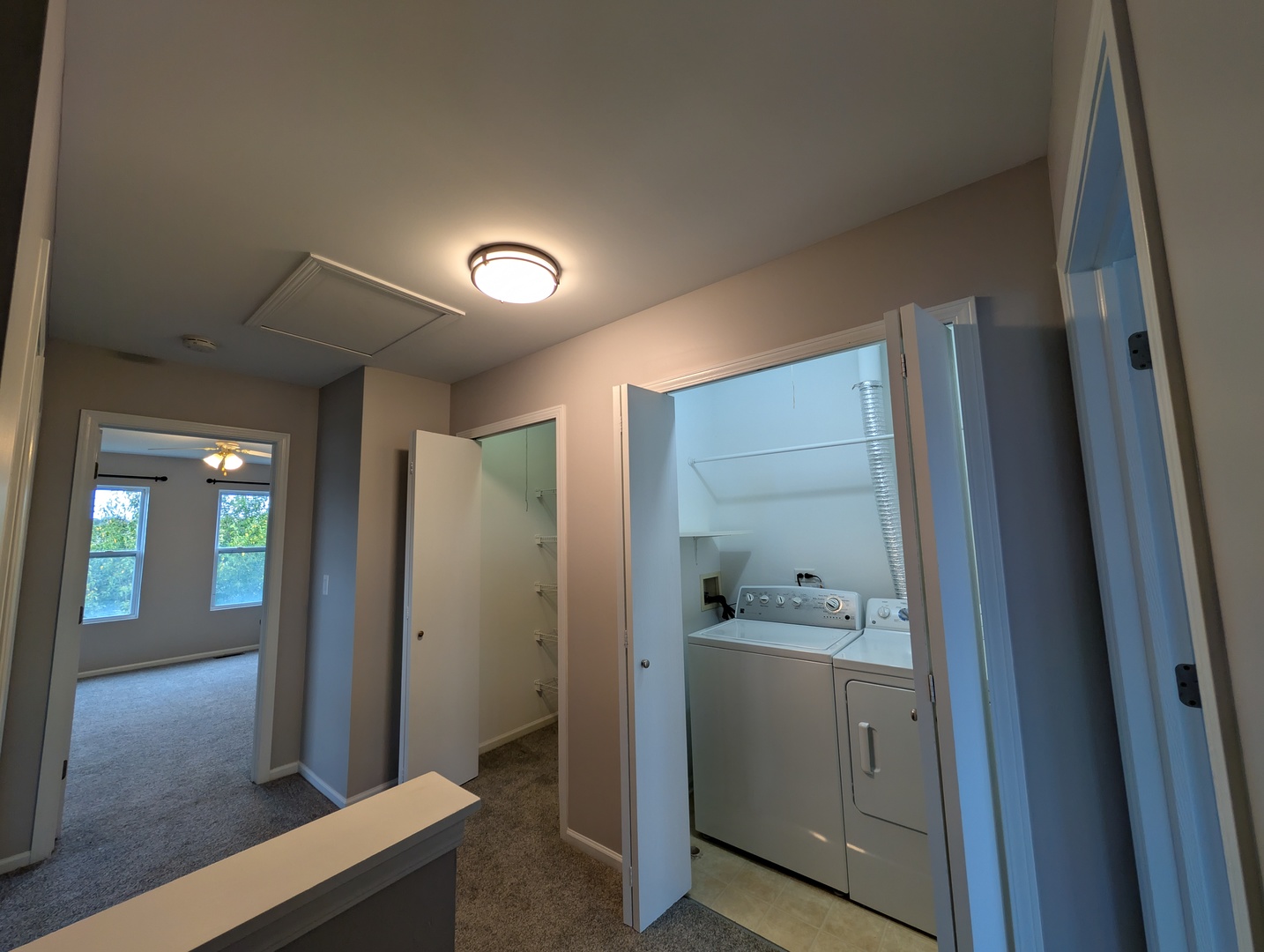 671 Fieldcrest Drive South Elgin, IL 60177 - Photo 5 of 22 a bathroom with a shower and a sink