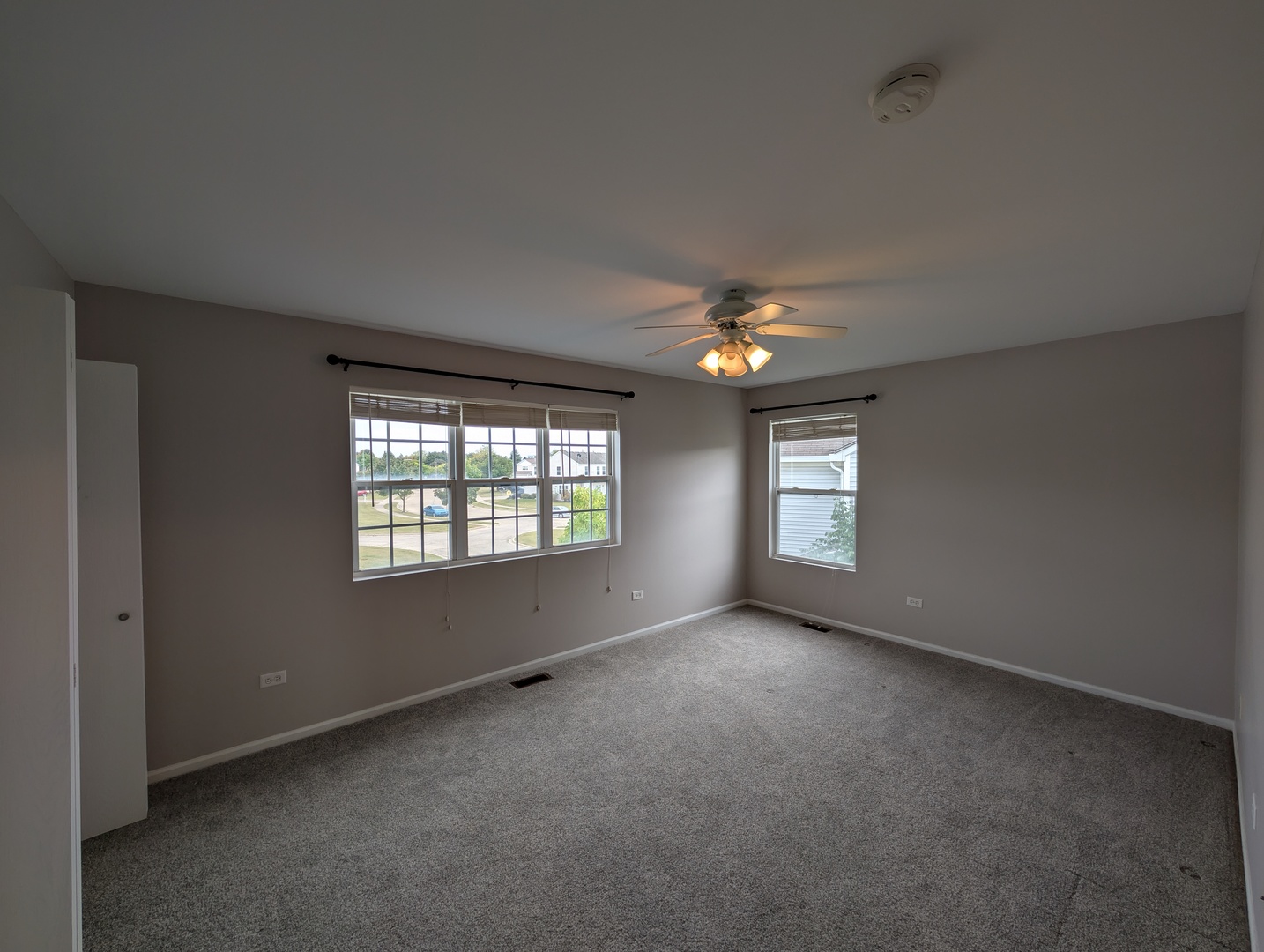 671 Fieldcrest Drive South Elgin, IL 60177 - Photo 6 of 22 a view of an empty room with a window