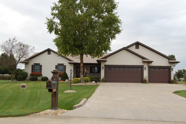 2880 Stone Ridge Drive Kankakee, IL 60901 - Photo 1 of 25