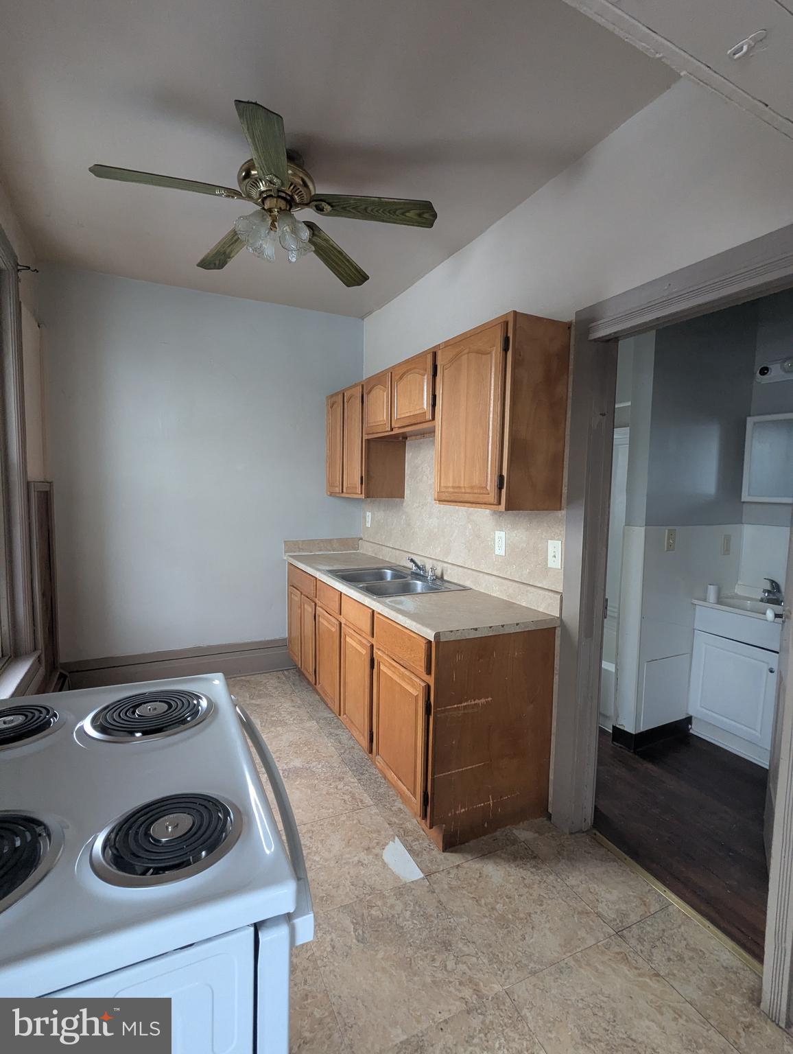 323 South 6th Street Lebanon, PA 17042 - Photo 8 of 11