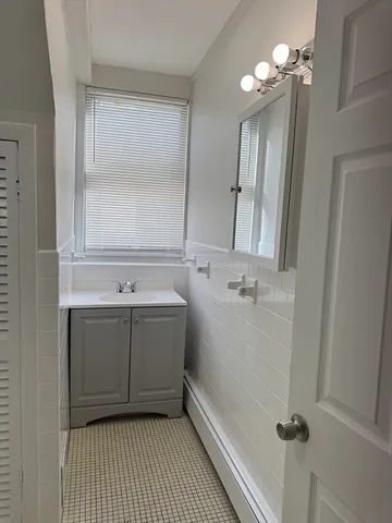 $2,200 | 221 Trenton Street, Unit 3, Boston, MA 02128