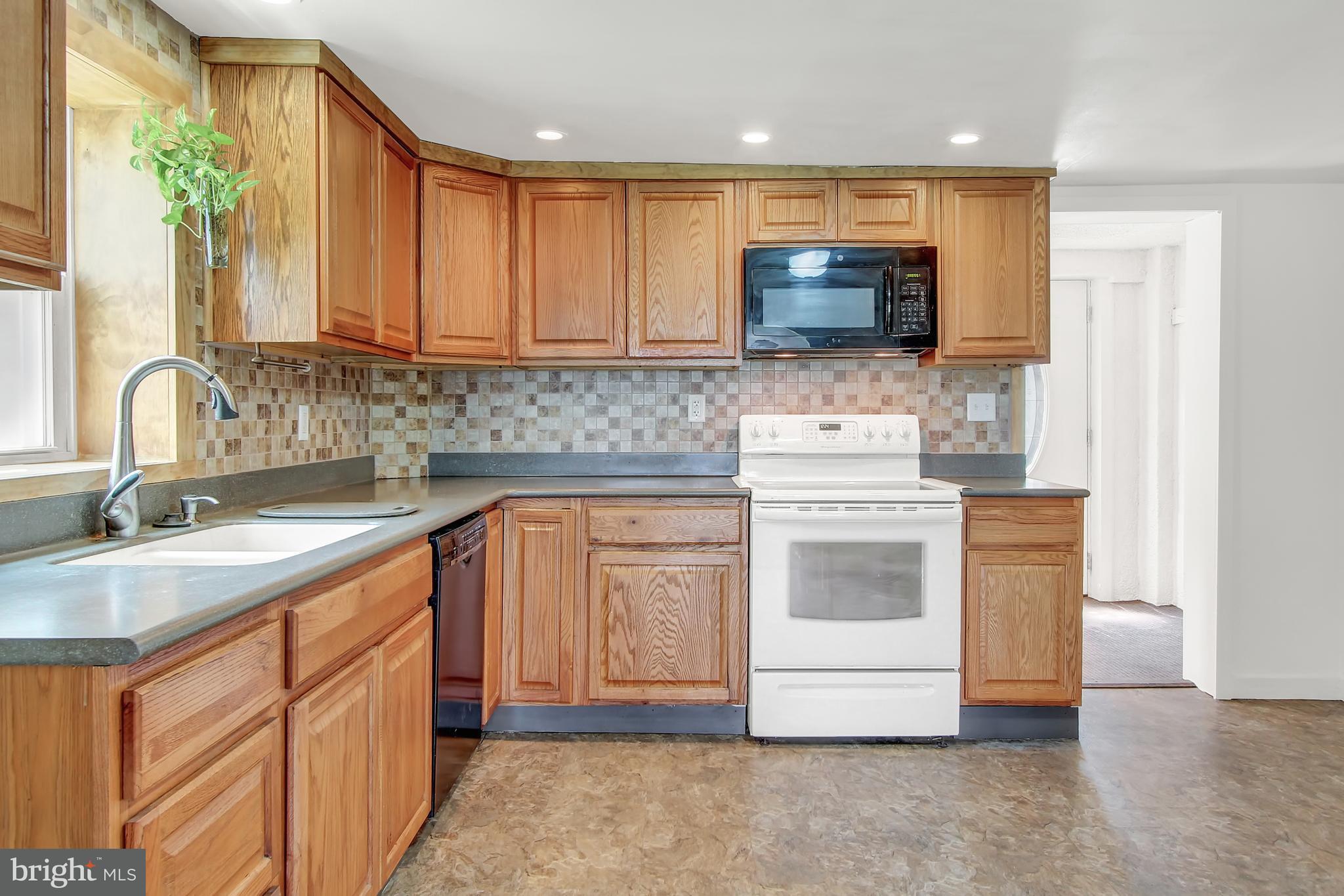1295 Kramer Mill Road Denver, PA 17517 - Photo 5 of 25