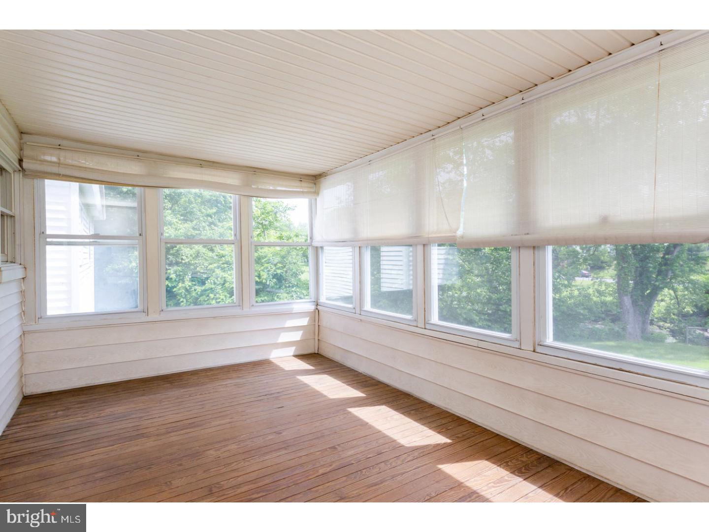 400 Glenlock Road Ridley Park, PA 19078 - Photo 11 of 25 Enclosed Porch