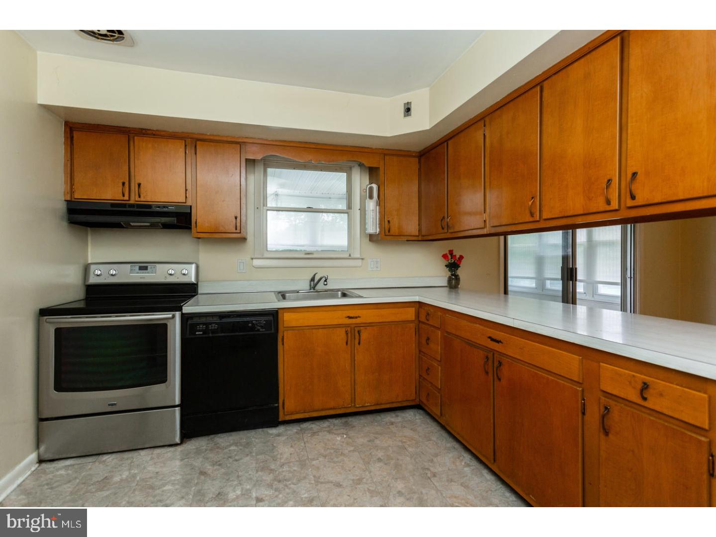 400 Glenlock Road Ridley Park, PA 19078 - Photo 7 of 25 Kitchen