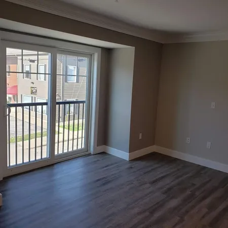 $1,995 | 10 4th Street, Unit 304, Dover, NH 03820