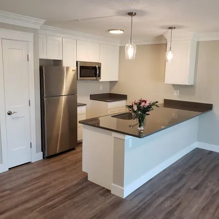 $1,995 | 10 4th Street, Unit 304, Dover, NH 03820