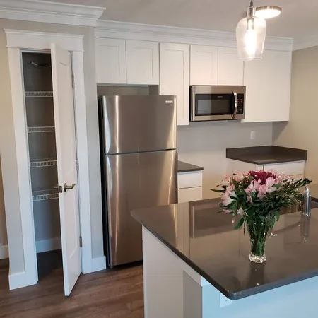 $1,995 | 10 4th Street, Unit 304, Dover, NH 03820